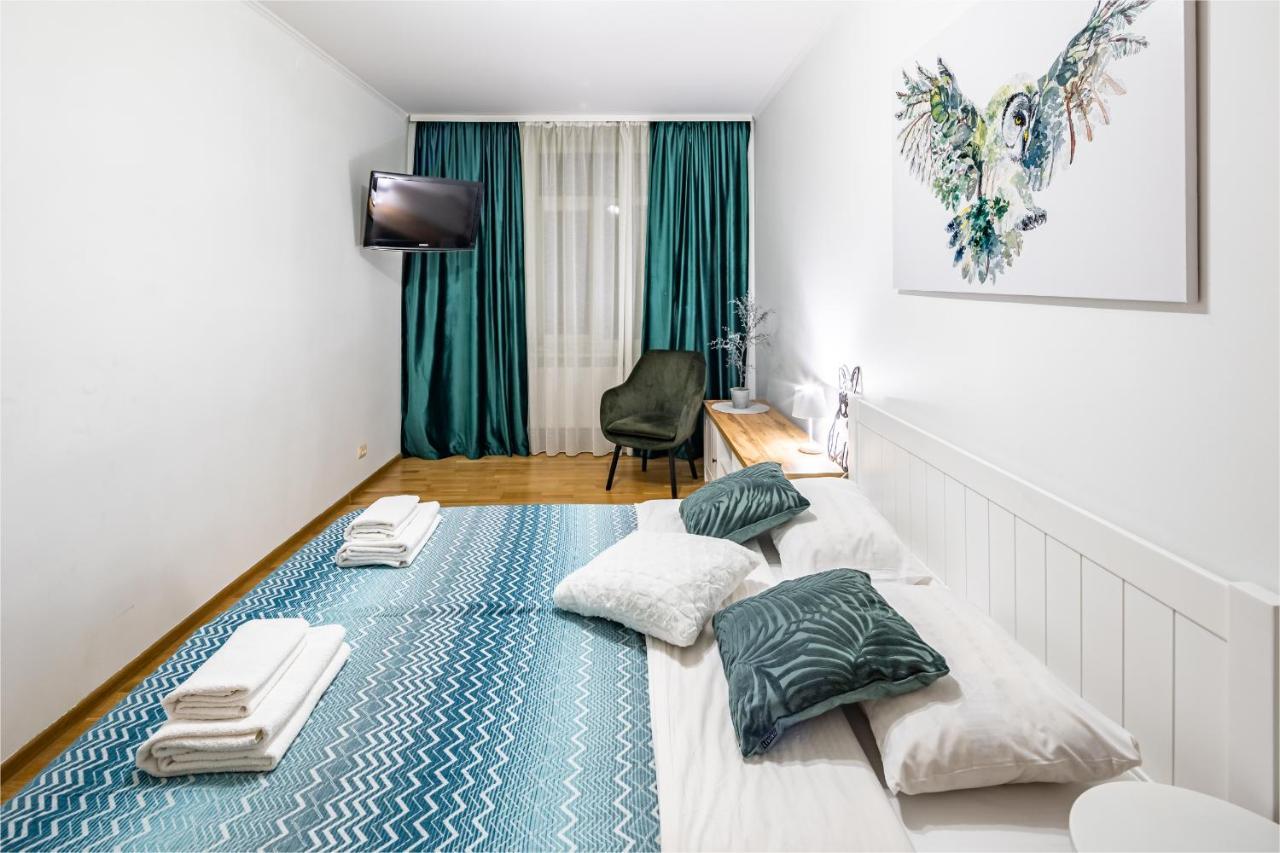 The Main Square! 2 Separated Bedrooms, Balcony Lviv Exterior photo