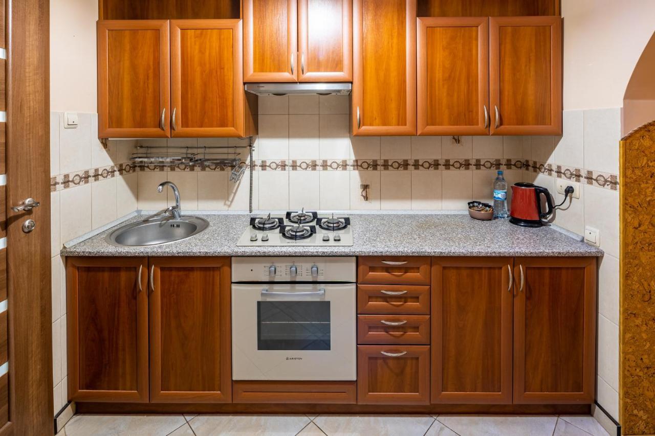 The Main Square! 2 Separated Bedrooms, Balcony Lviv Exterior photo